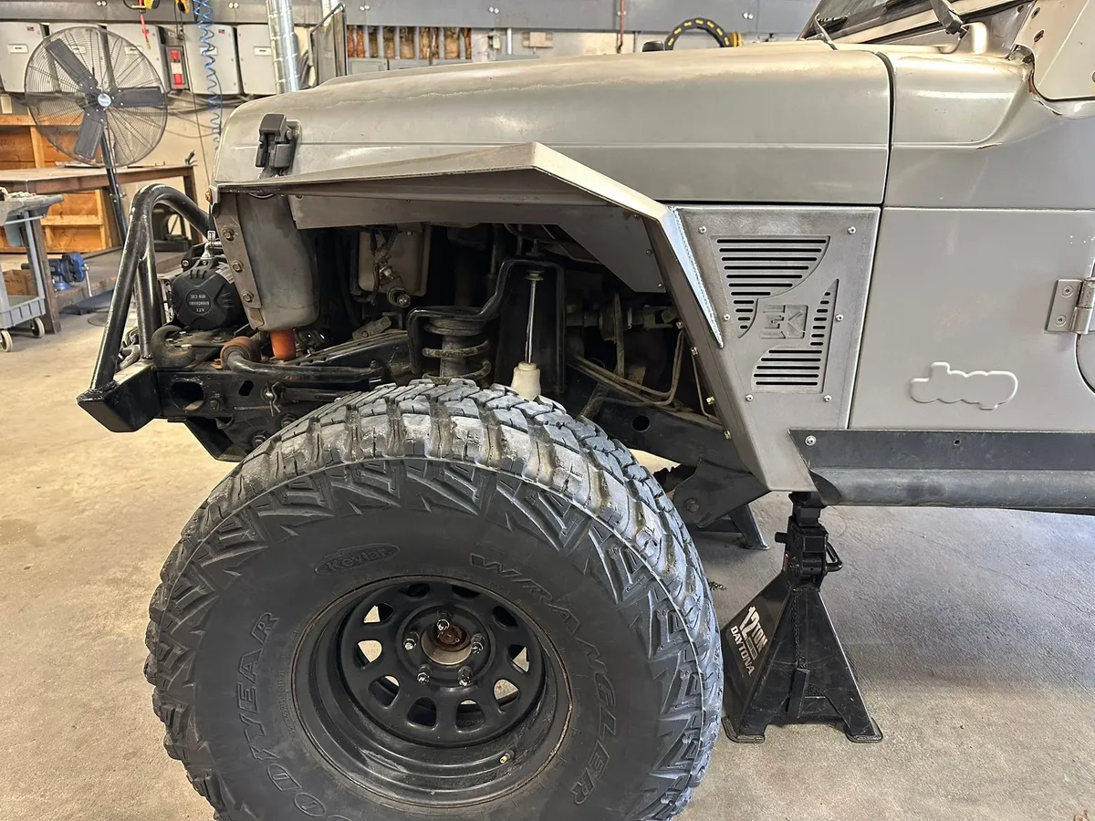 Diamond Series Comp Style Inner Fenders for Jeep TJ Wrangler product image