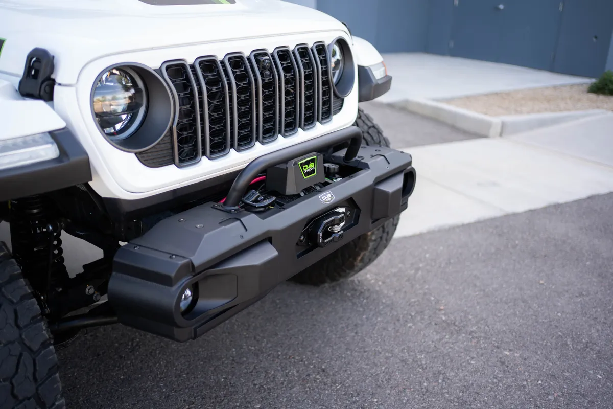 2018-2025 Jeep Wrangler JL & 2020-2025 Gladiator JT DV8 Offroad OE Plus Front Bumper product image