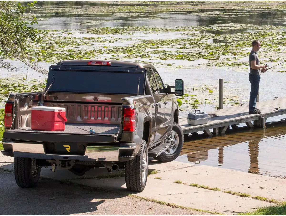 24c Tacoma 5ft Bakflip Fibermax Folding Tonneau Cover Black product image