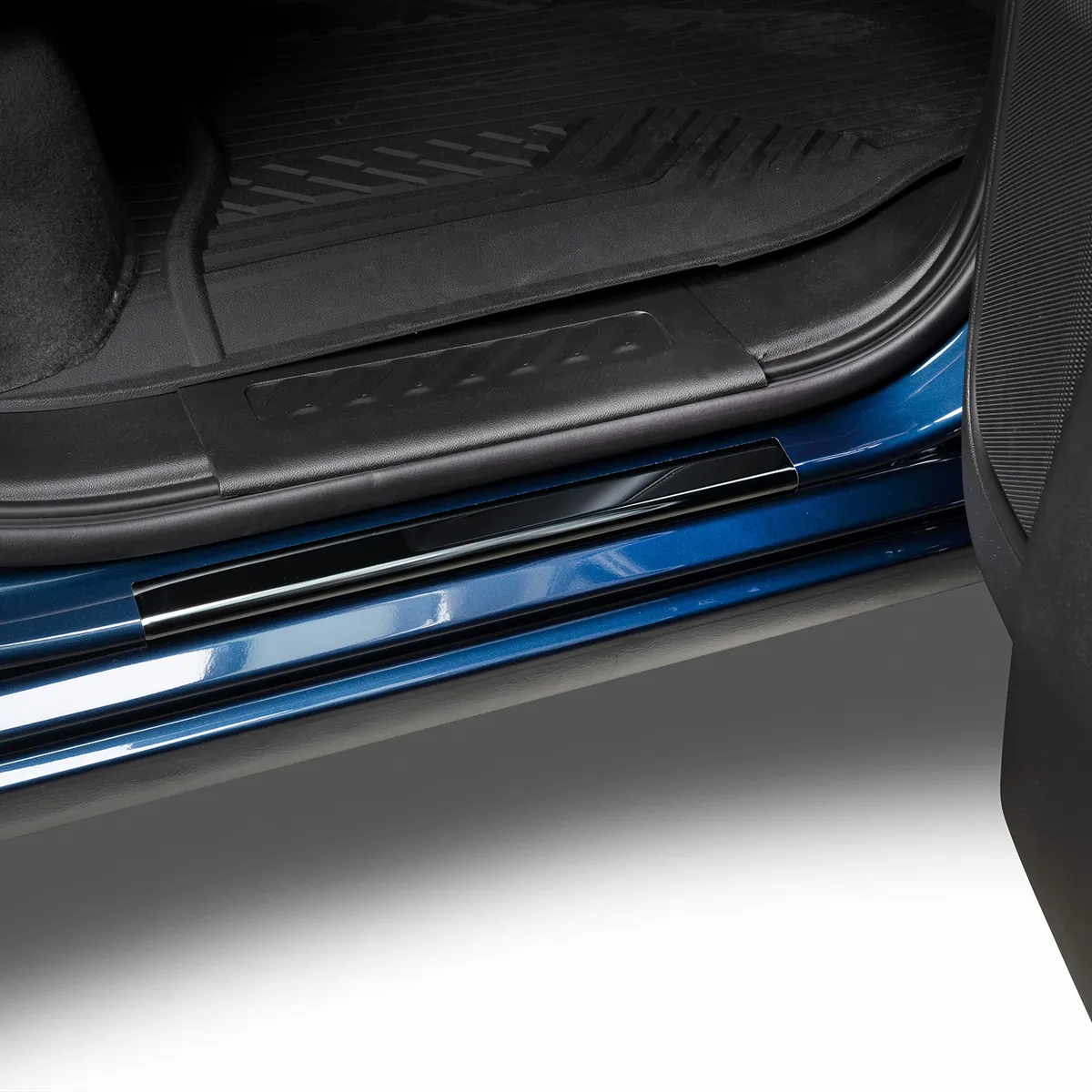 Putco 19c RAM 1500 Quad Cab Black Platinum Door Sills
