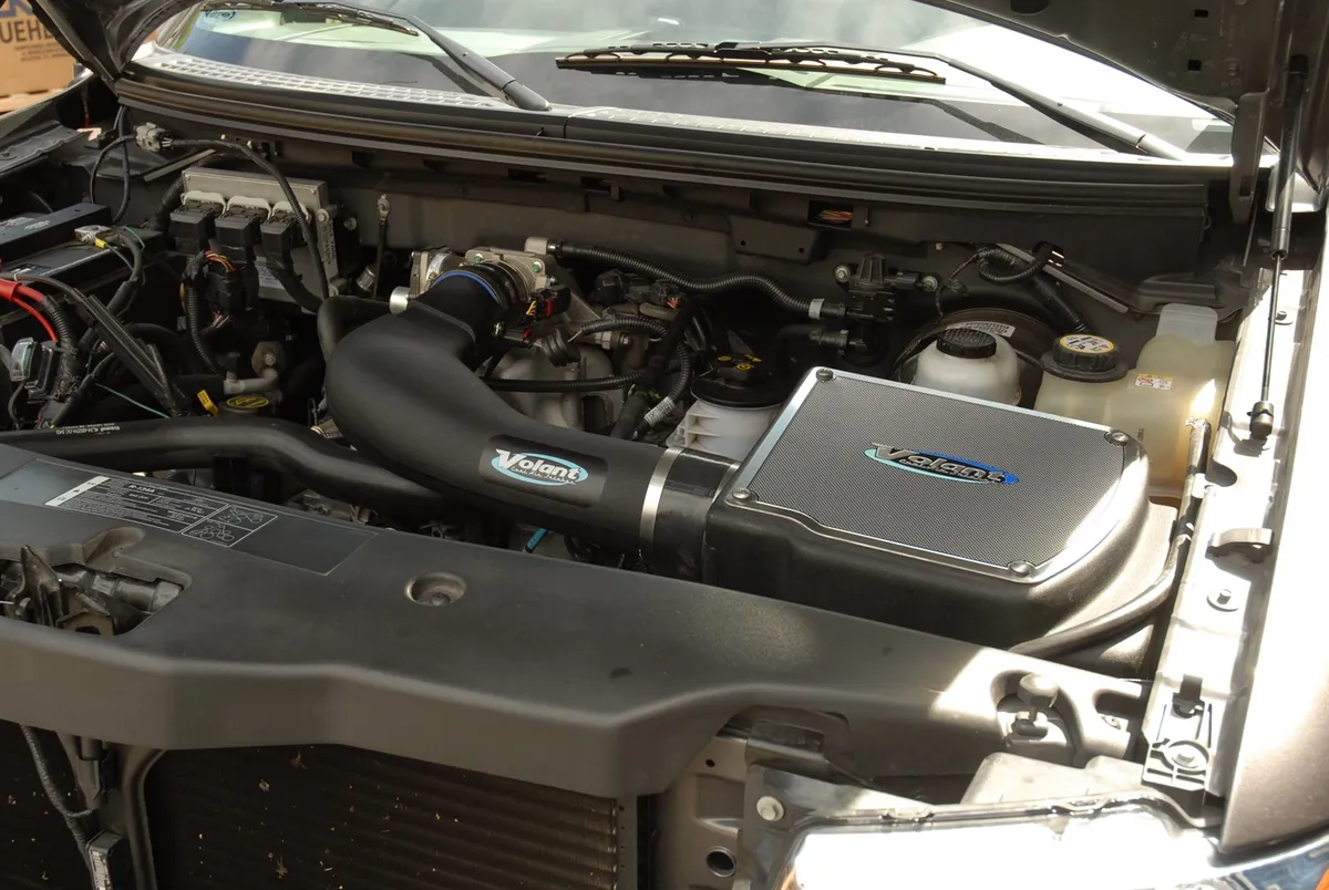 Cold Air Intake Kit; Incl. Closed Filter Box/Air Duct/Pro5 Filter/Connectors/Clamps; product image