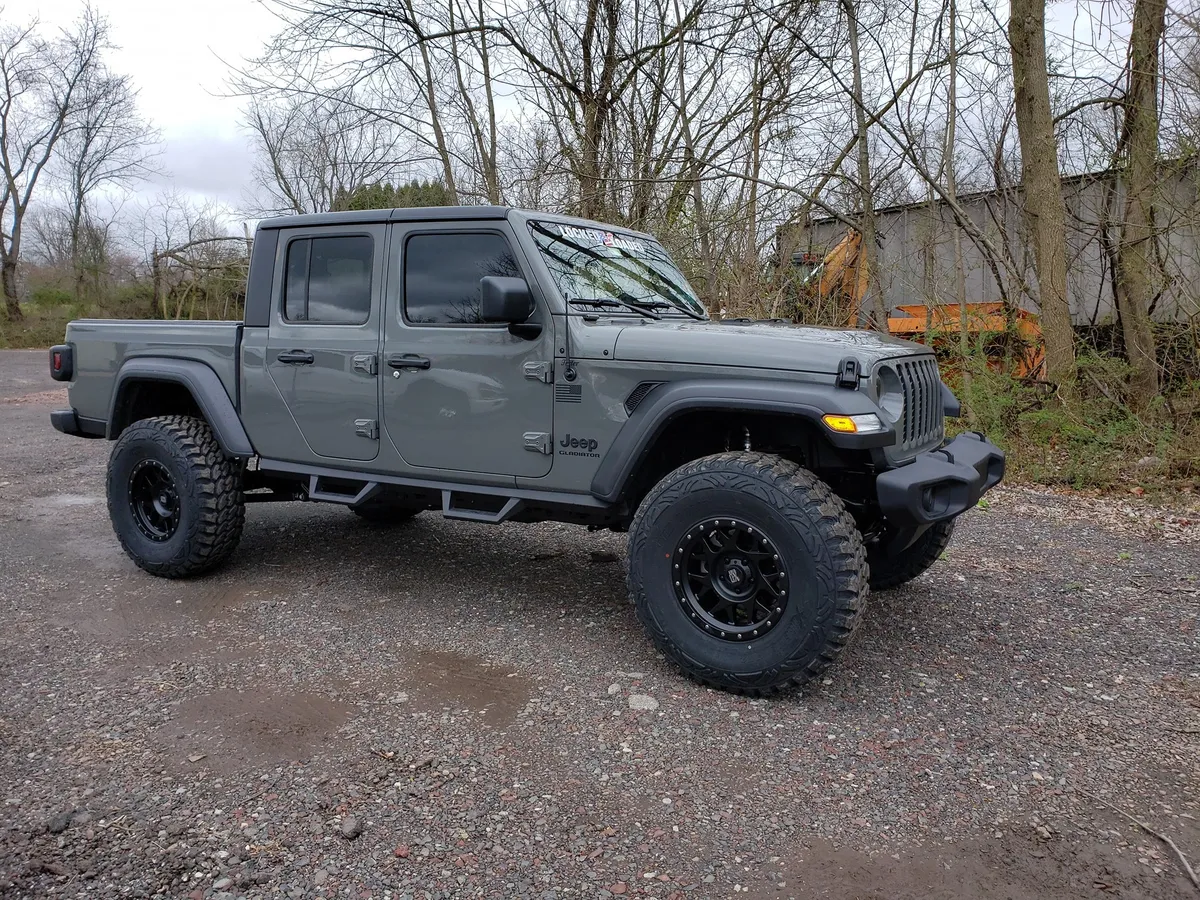 Jeep Gladiator 2.5 Inch Triple Rate Rear Coil Springs 2020+ JT Clayton Off Road product image