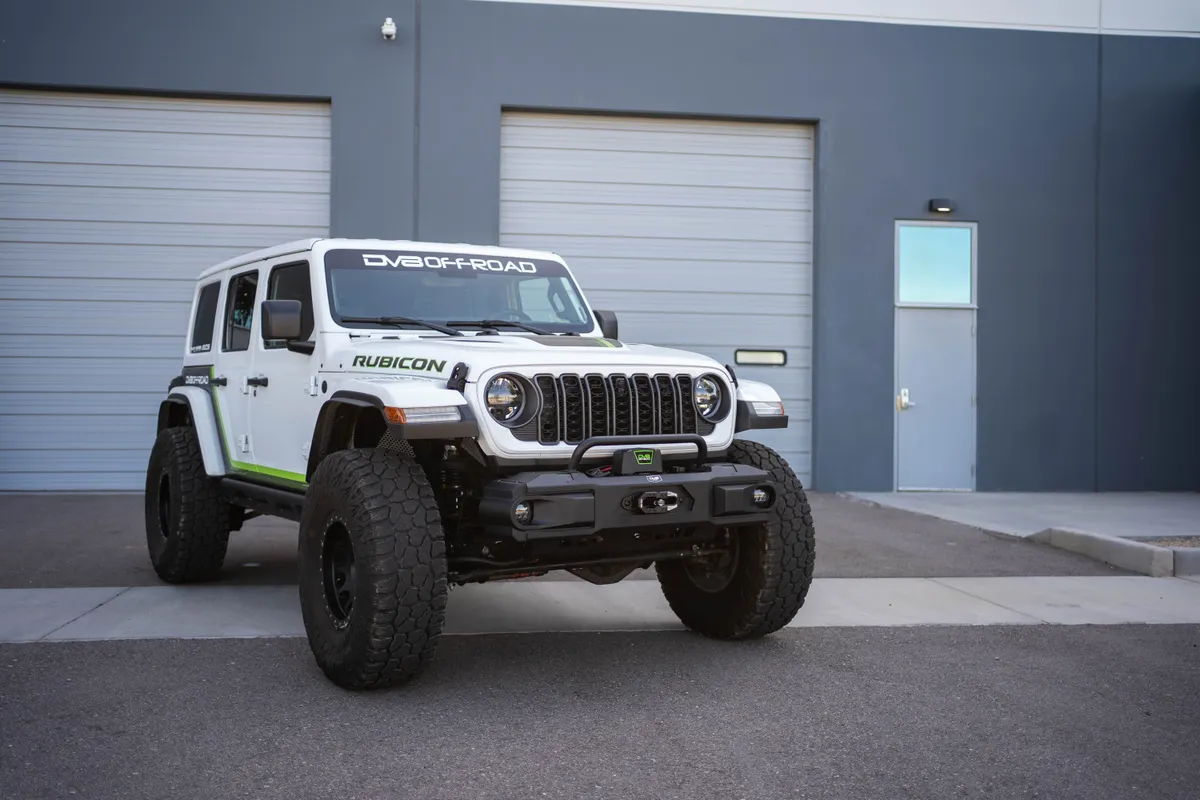 2018-2025 Jeep Wrangler JL & 2020-2025 Gladiator JT DV8 Offroad OE Plus Front Bumper product image