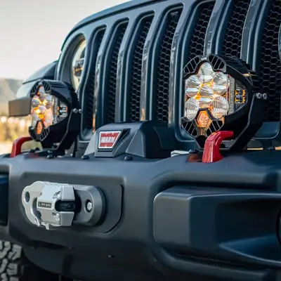 Baja Designs Lp6 Pro Bumper Kit20c Jt/18c Jl;w/Oe Steel Bumper(Driving/Combo;clear;toggle
