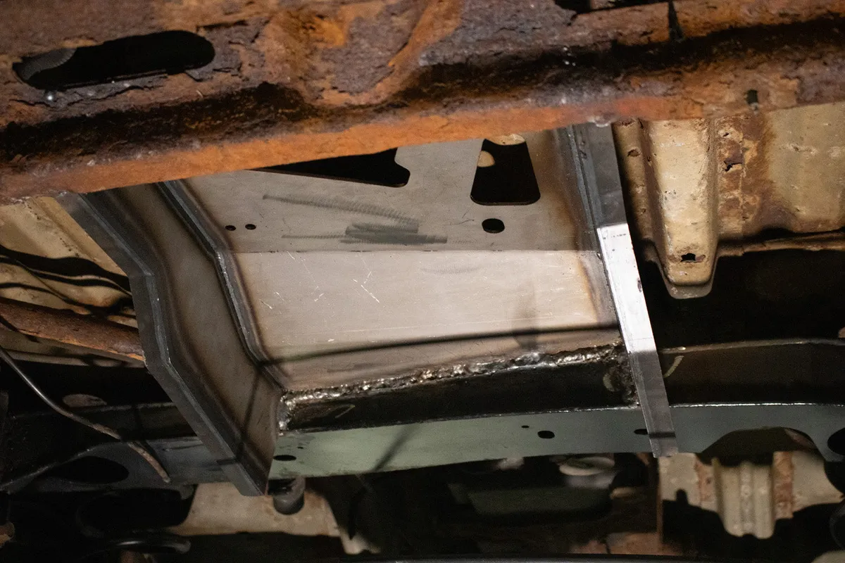 2002-2006 Chevy Avalanche 2000-2006 Chevy Suburban And Gmc Yukon XL 2003-2006 Cadillac Escalade Ext And Esv Rear Spare Tire Mounting Plate product image