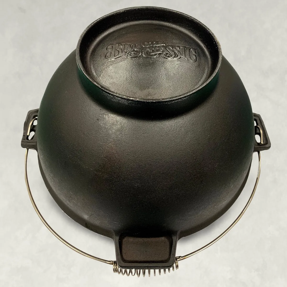 3-gal Cast Iron Jambalaya Kettle with Lid product image