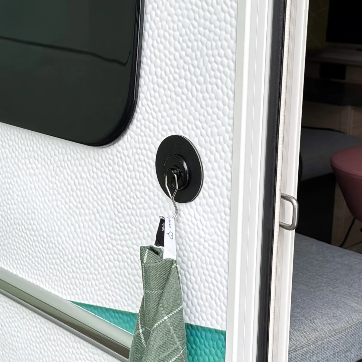 Magnetic Hook The One Incl. Pad Black product image