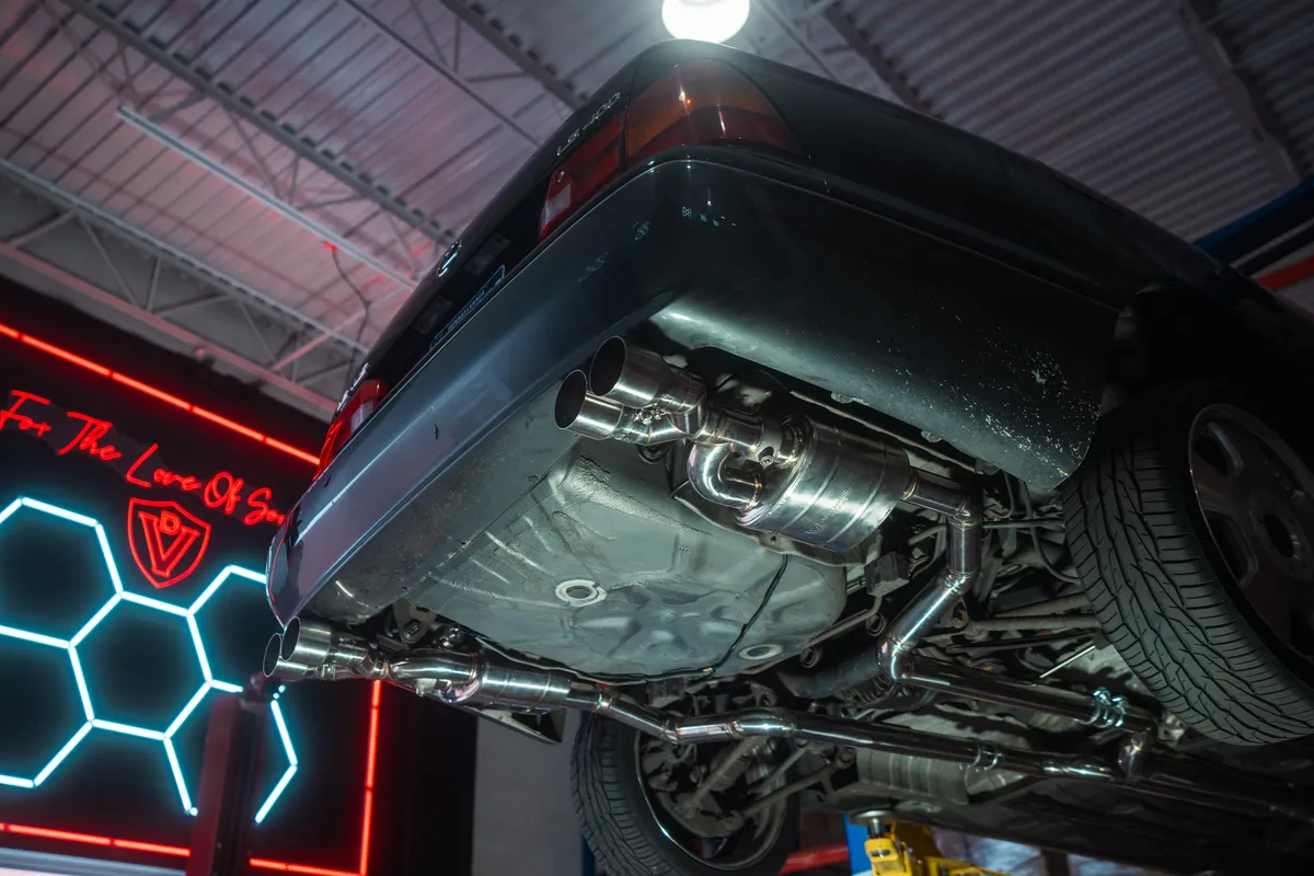 Universal Muffler Kit, Single Inlet Dual Outlet, 63MM 2.5 Inch 2 Mufflers Valvetronic Designs product image