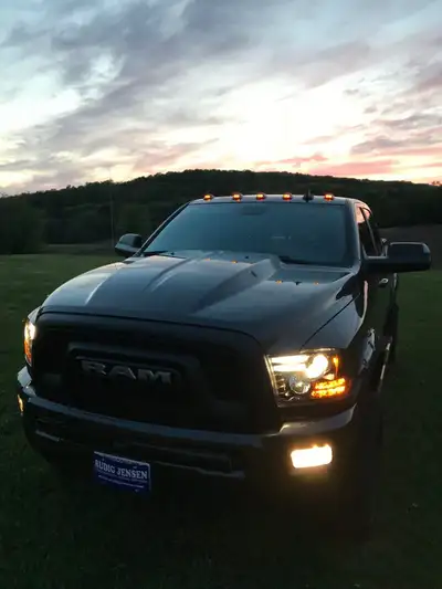 Recon Accessories Dodge RAM 14-19 1500 Classic Body Style w OEM Projectors And 15-18 25003500 w OEM Projectors - Projector Headlights w