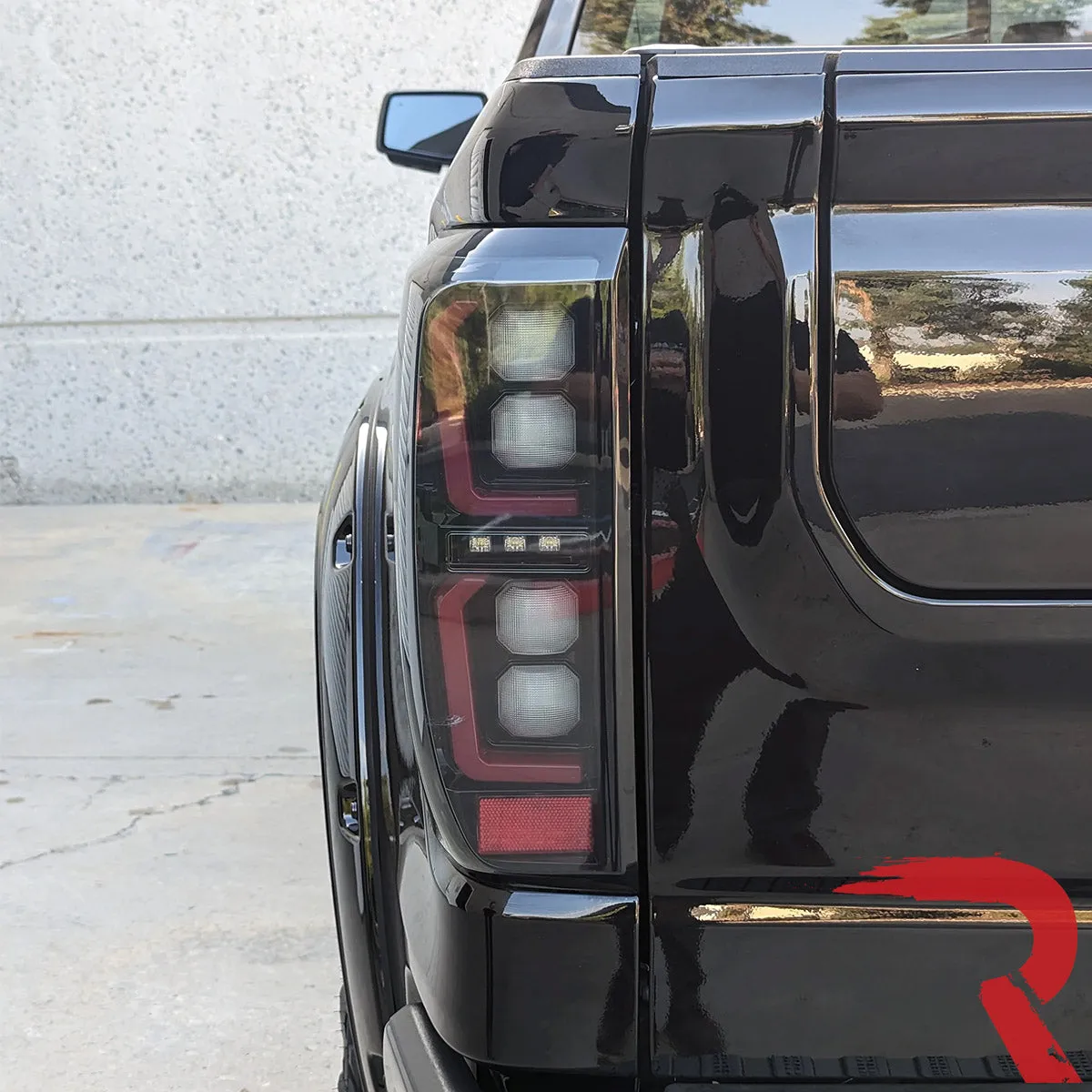 Gmc Sierra 19-20 1500 And 20-21 25003500 Only Fits Single Wheel Body Style Trucks With Factory OEM LED Tail Lights Oled Tail Lights - Smoked Lens product image