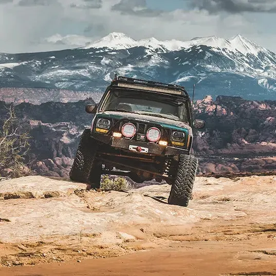 FOX 2.0 XJ - Front - 6.5-8" Performance Series IFP product image
