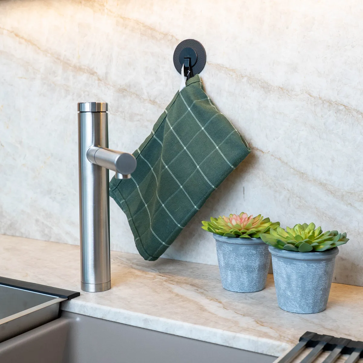 Magnetic Hook Clever Black Incl. Pad Black product image