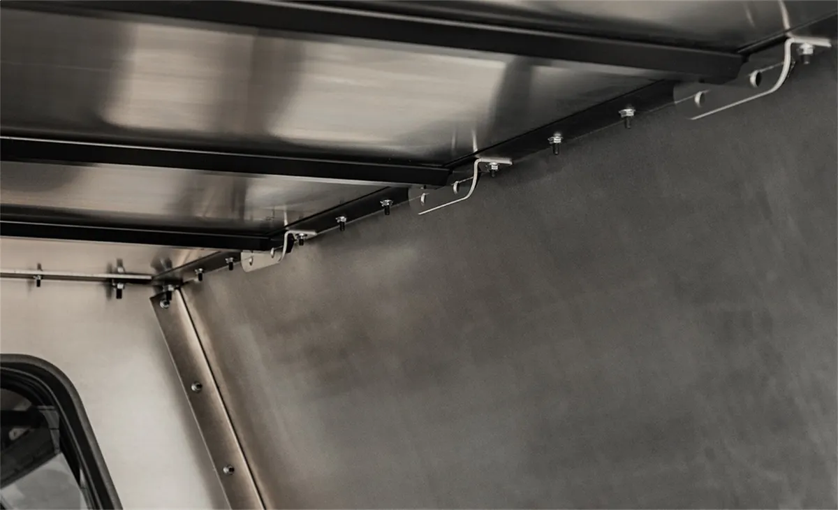 20c Gladiator 5ft Journey Aluminum Truck Topper product image