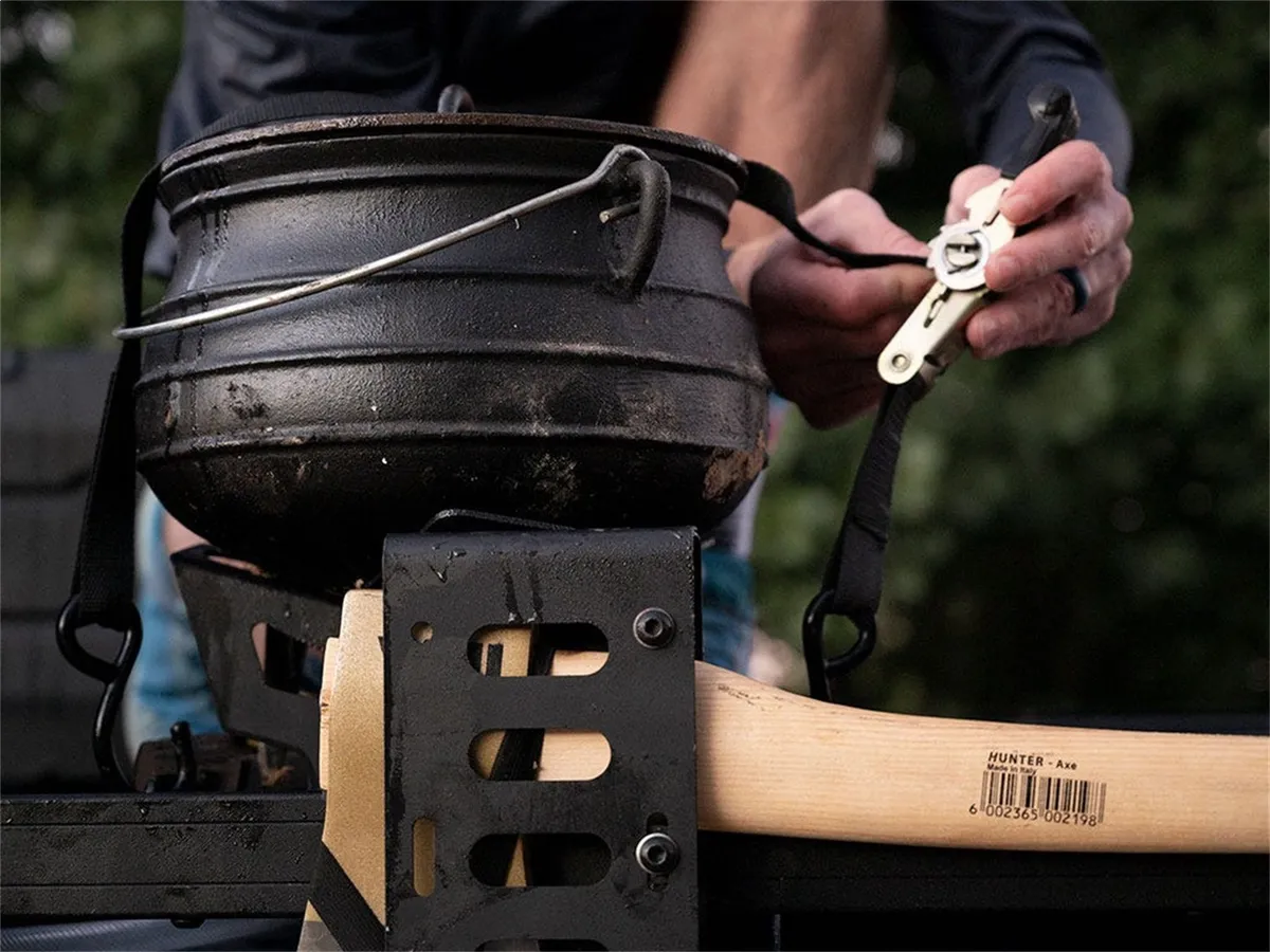 Front Runner Potjie Pot/Dutch Oven Carrier product image