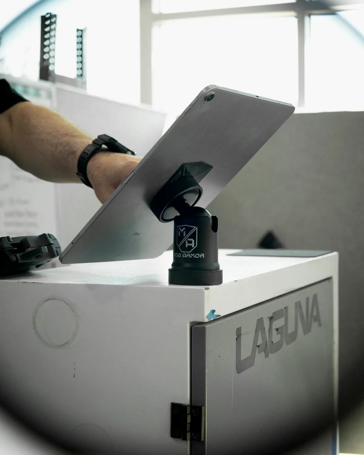 TabNetic Maxx | Rugged Magnetic Tablet Mount product image