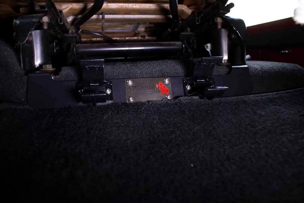 Fishbone Offroad 1997-2006 Jeep Wrangler TJ & Wrangler Unlimited LJ Front Seat Flashlight Mount FB25106 product image