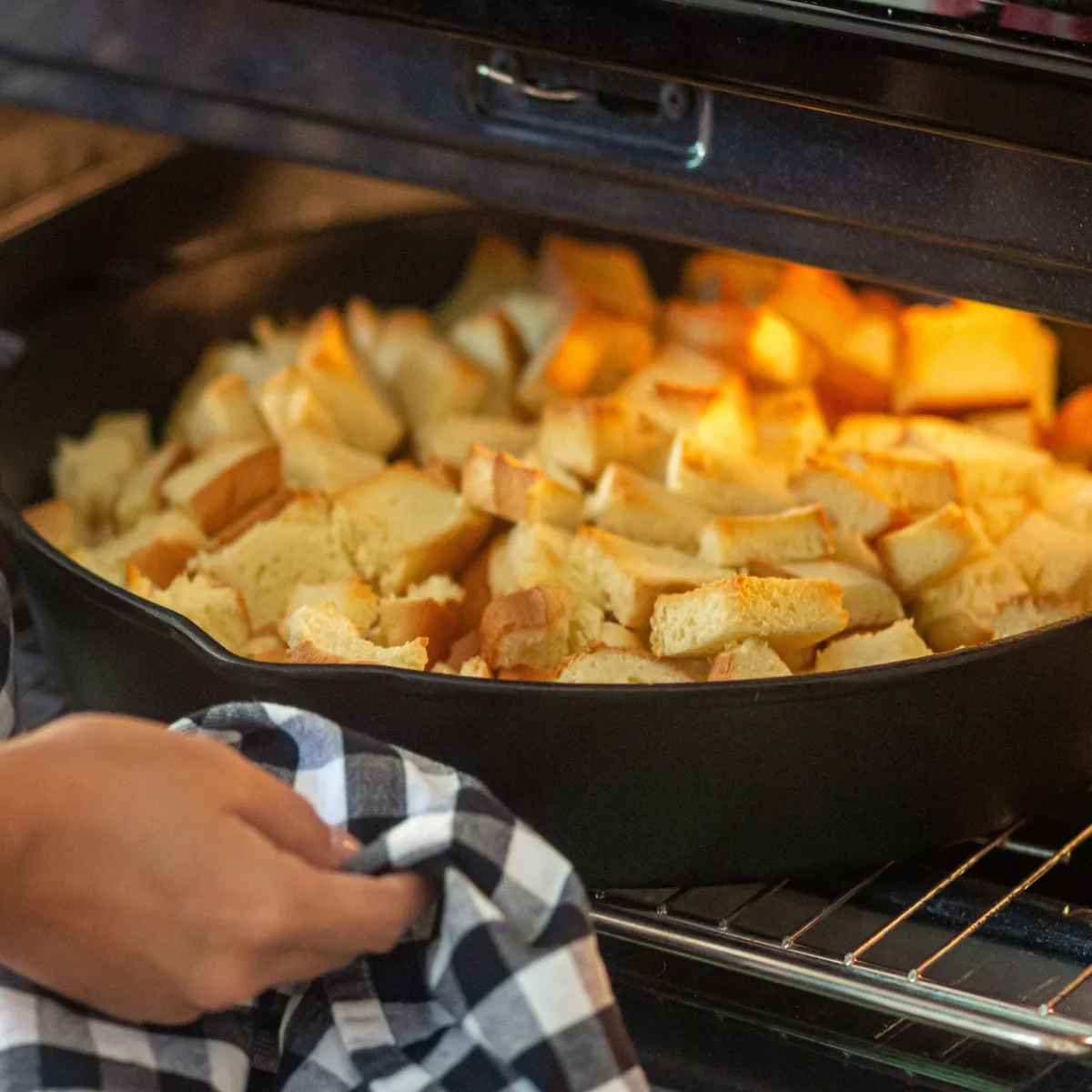16-in Cast Iron Double-Handled Skillet product image