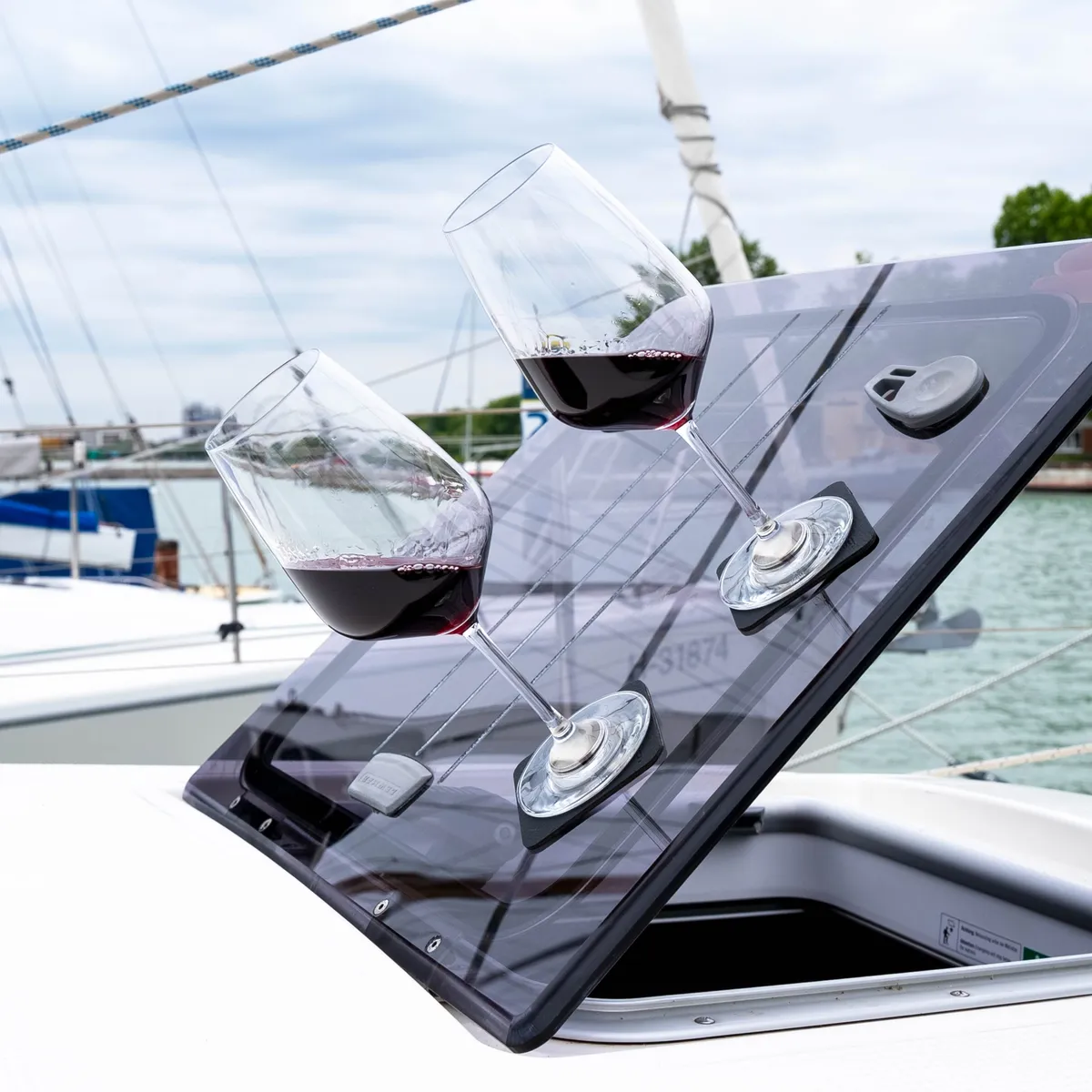 Magnetic crystal glasses WINE BORDEAUX product image
