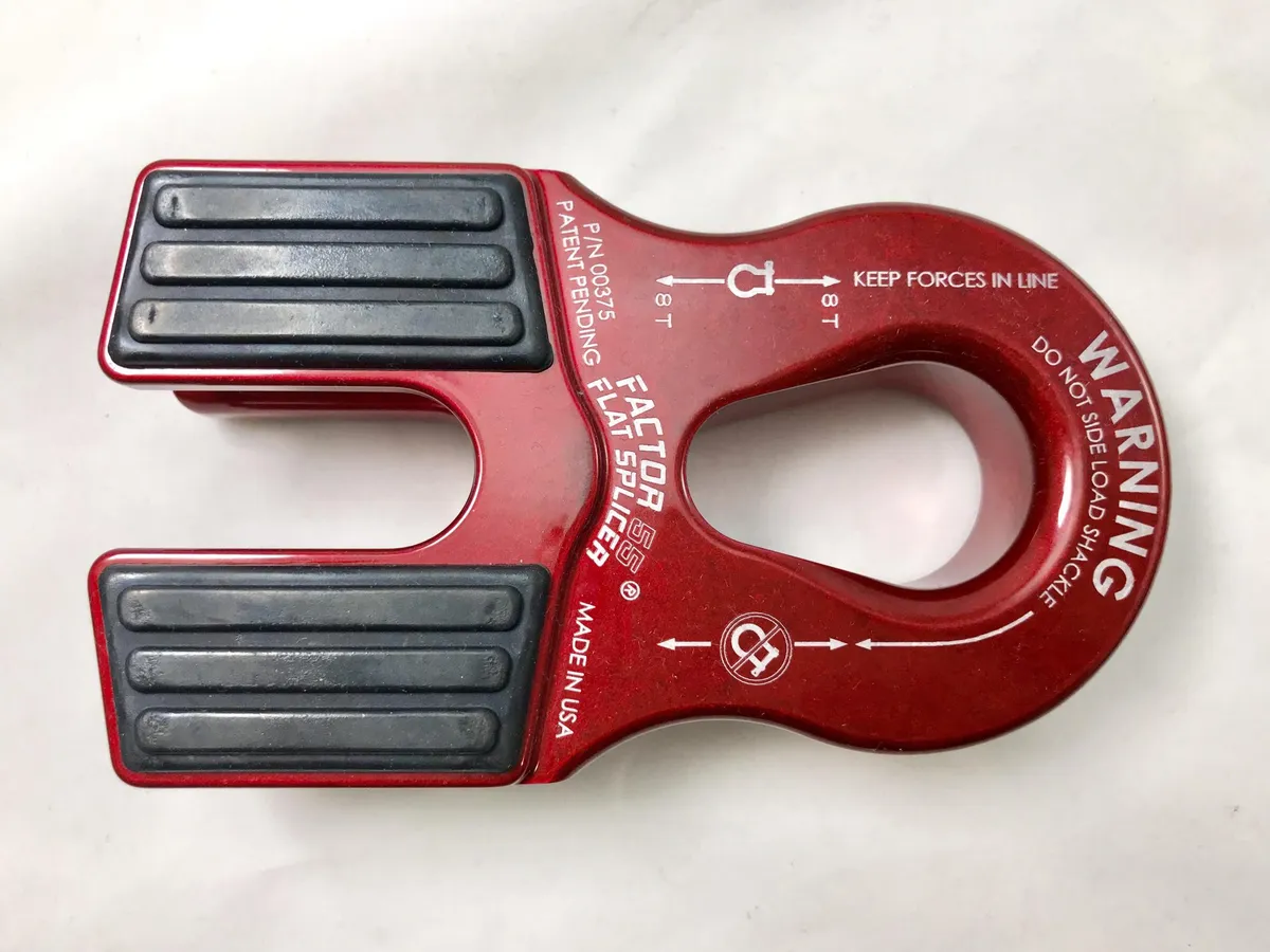 Factor 55 00375-01 FLAT SPLICER 3/8-1/2 SYNTHETIC ROPE SPLICE-ON SHACKLE MOUNT -- RED product image