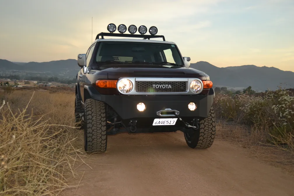 HiLine Front Winch Bumper; Enclosed; 3/16 in. Thick Steel Plate Construction; product image