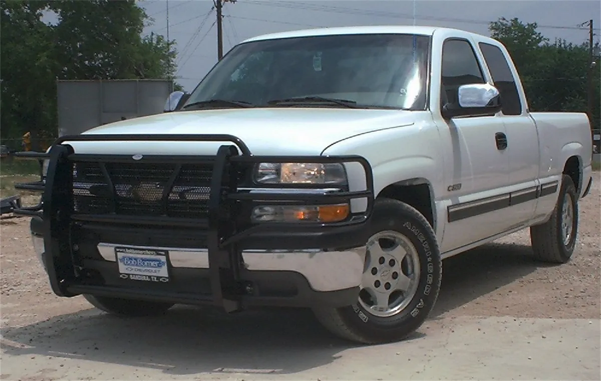 9902 Silv 1500/2500/0006 Suburban 1500 Grille Guard product image