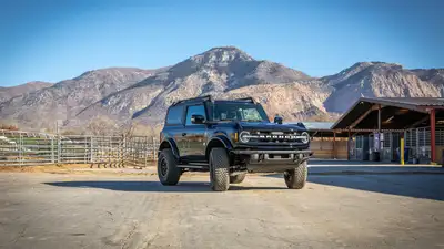 ReadyLift 4ft. SST Lift w/Upper Control Arms and High-Angle Ball Joints (Does NOT fit Sasquatch Package equipped vehicles; Badlands; Wildtraks; First Edition or Bronco Sport)