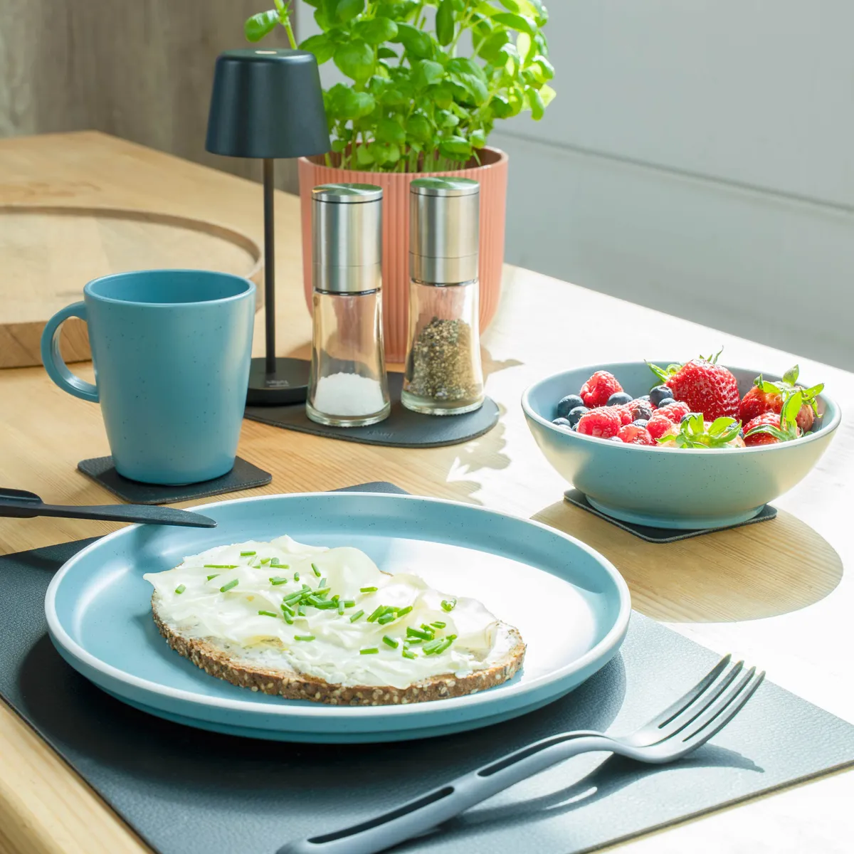 Magnetic Plastic Tableware Set DOLOMIT BLUE product image