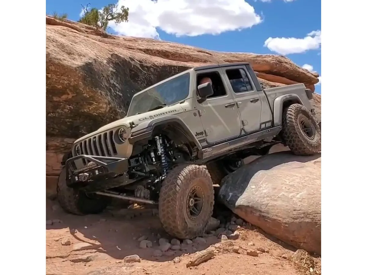 JT (Gas) 3-5 Inch Lift King 2.5 Inch Coilover Enforcer Pro Stage 4 Plus Jeep Gladiator product image
