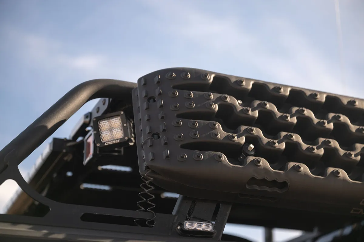 DV8 Xtract Traction Boards Pair Tan RTB1-02TN product image