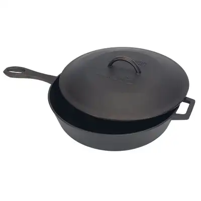 Bayou Classic 5qt Cast Iron Skillet With Selfbasting Lid