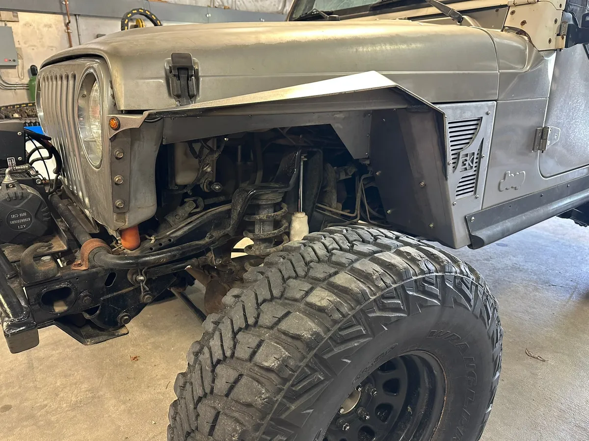 Diamond Series Comp Style Inner Fenders for Jeep TJ Wrangler product image
