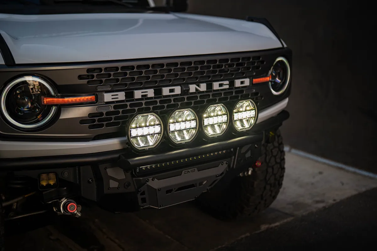 DV8 Offroad 7-Inch Halo Elite Round Light w/ Accent Halo product image