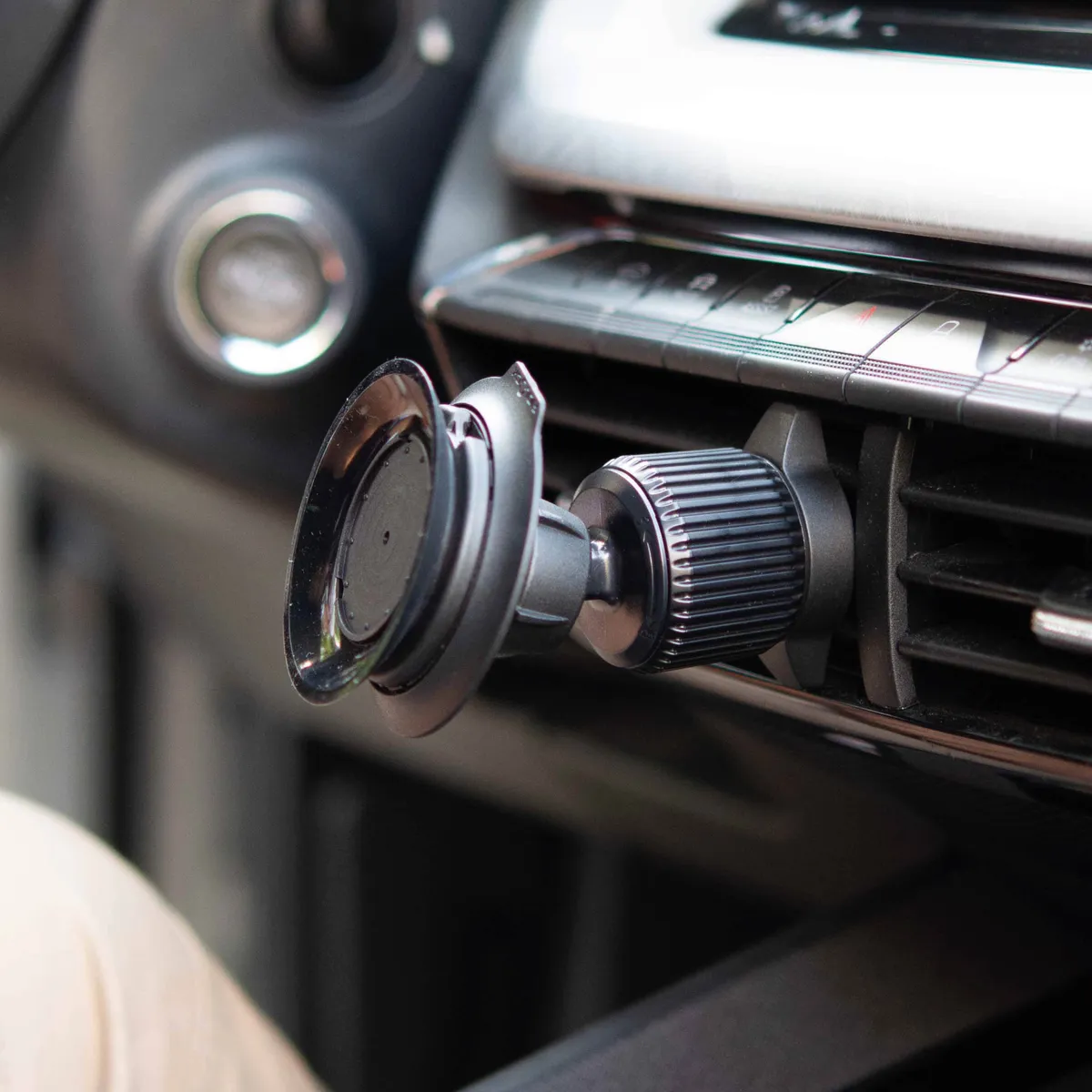 Magnet-VACUUM Handy Holder UNIVERSAL for Car Air Vent including Magnet-VACUUM Patch product image
