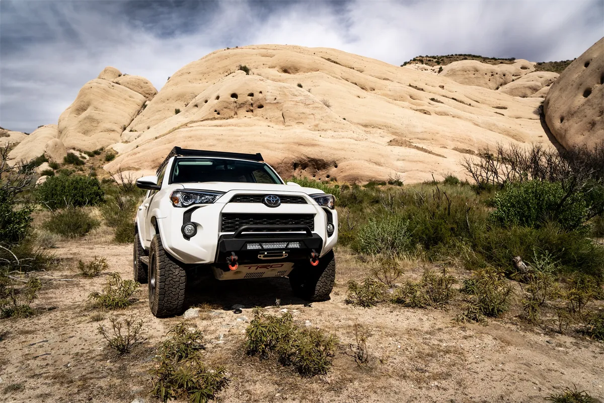 HiLine Front Winch Bumper; 3/16 in. Plate Bumper; 1/4 in. Winch Mount; product image