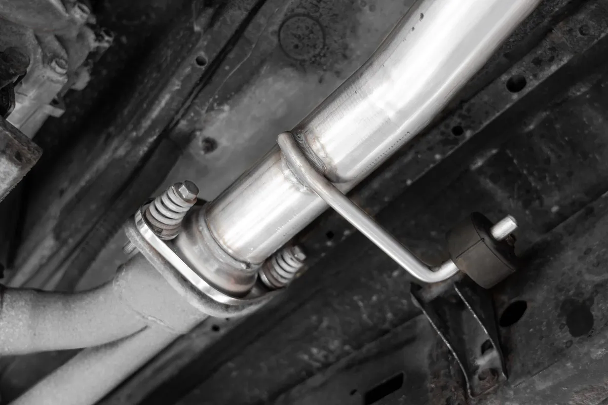03-24 Toyota 4Runner 11-16 Toyota Land Cruiser Prado Armor Pro T304 Stainless Steel 2.5 Inch Cat-Back High Clearance Turn Down Single Rear Exit MBRP Exhaust System product image