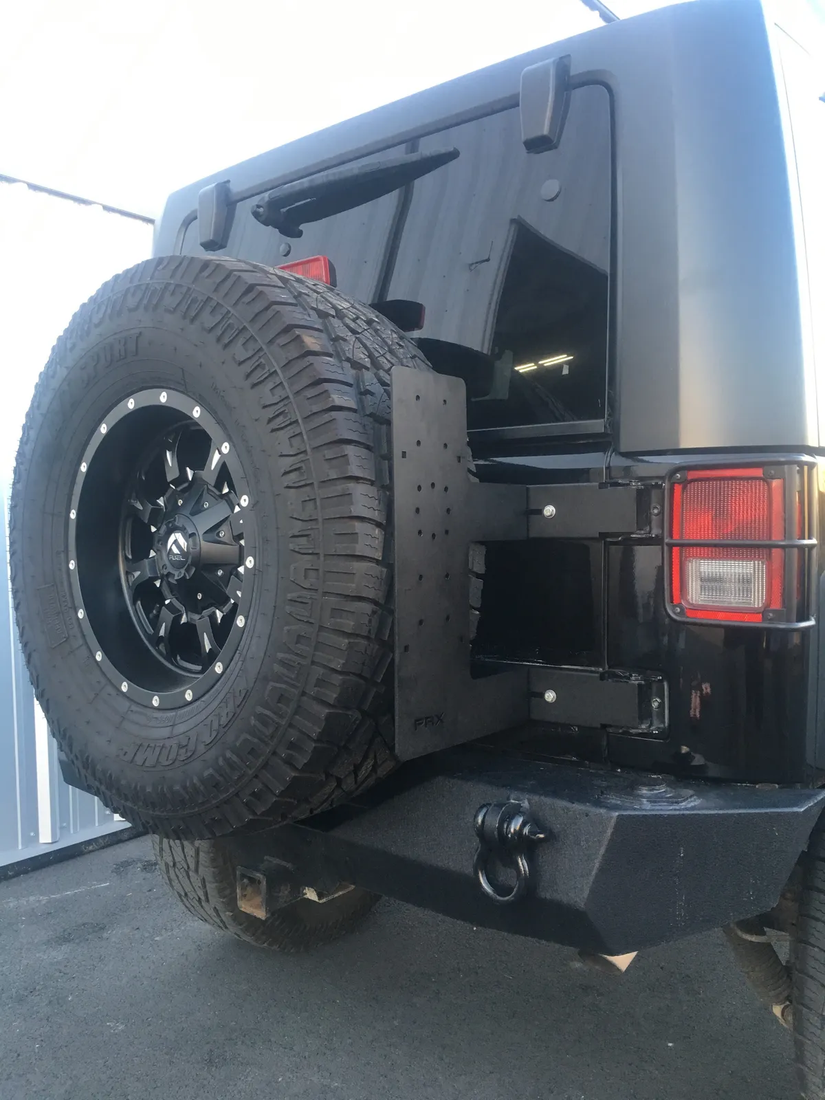 0718 Wrangler Rotopax Tailgate Mount product image
