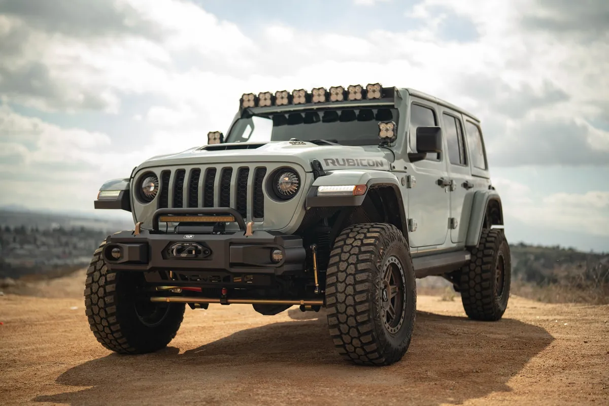 2018-2025 Jeep Wrangler JL & 2020-2025 Gladiator JT DV8 Offroad OE Plus Front Bumper product image