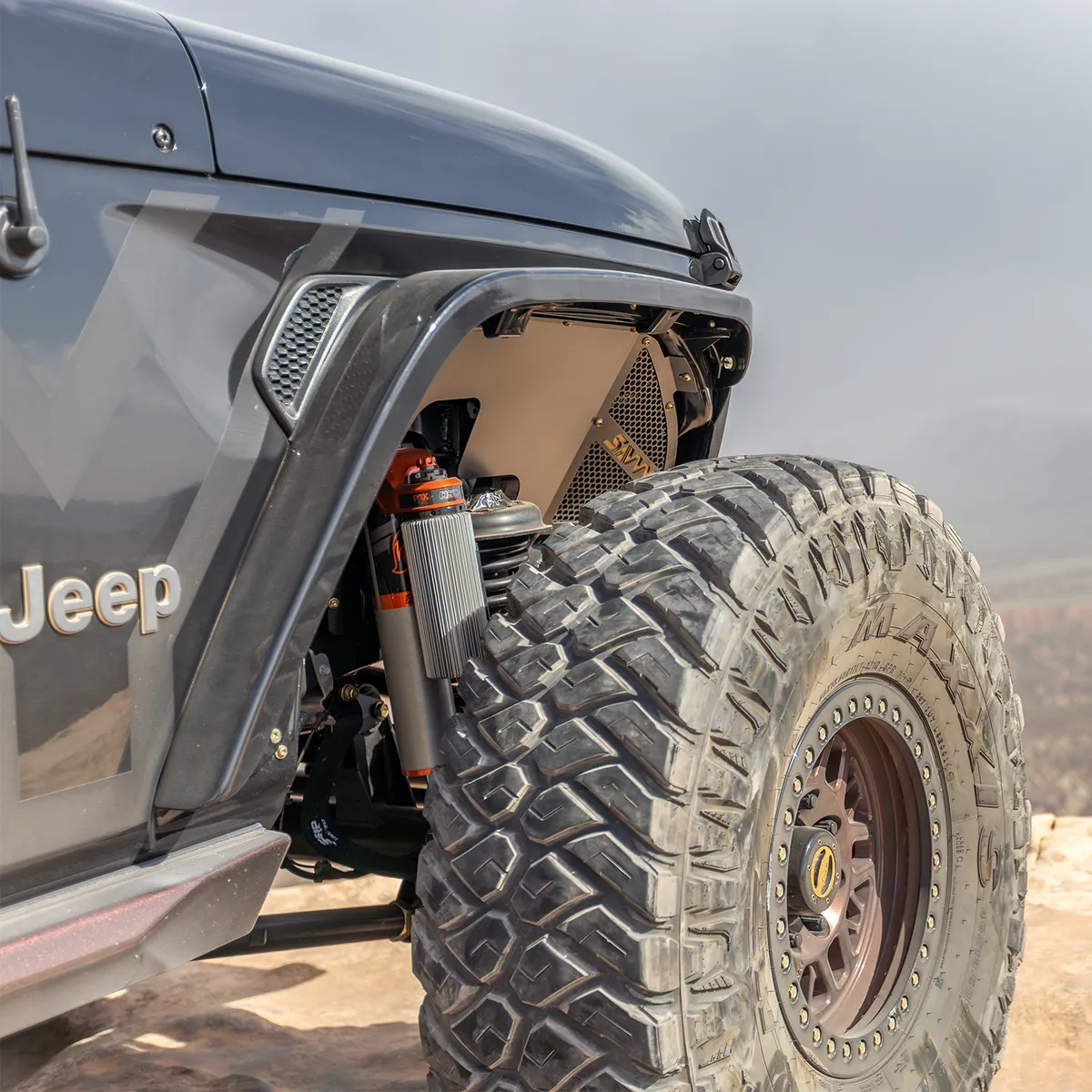 18c Wrangler/20c Gladiator Front Inner Fender Liner Raw product image