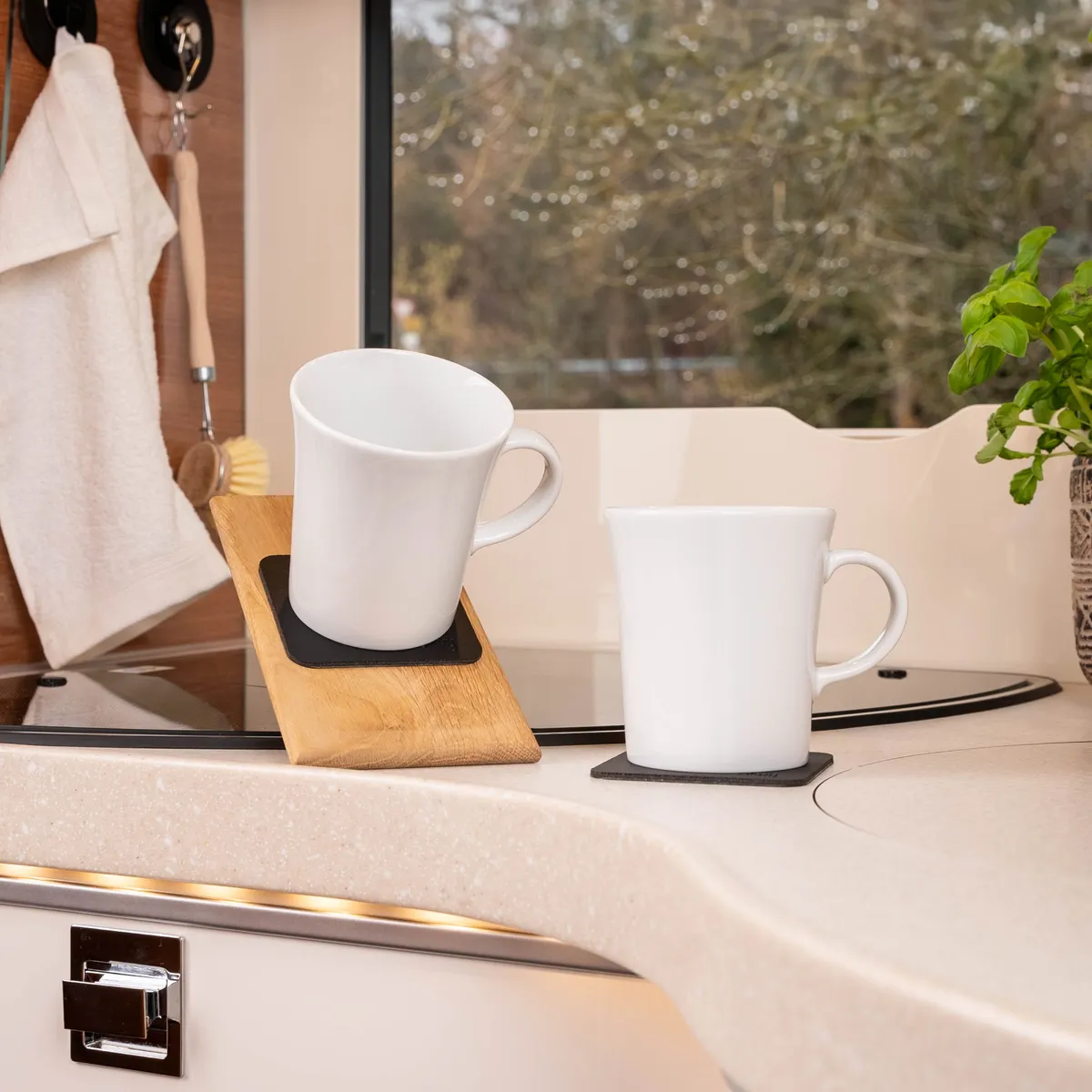 Porcelain Magnetic Handle Cups Blk product image