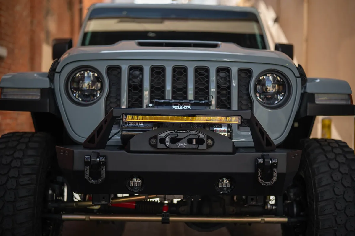 DV8 Offroad 20-Inch Halo Elite Single Row Light Bar with Accent Light product image