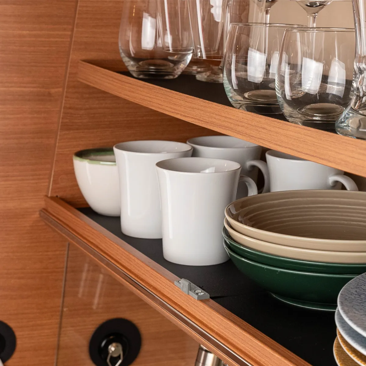 Porcelain Magnetic Handle Cups Blk product image