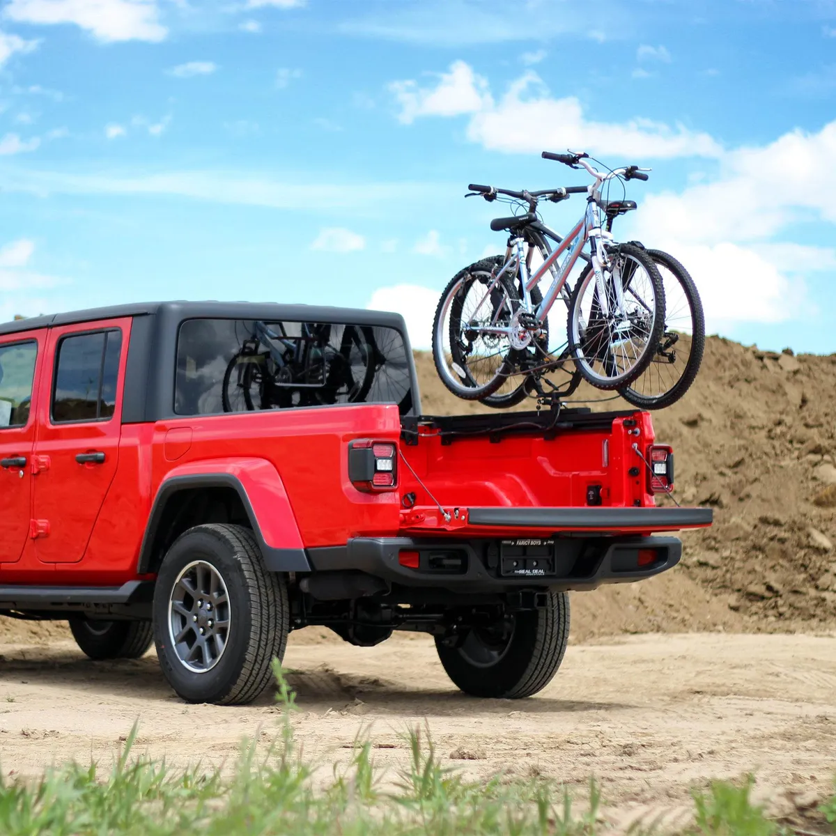 Half Nelson Channel 2-Bike Truck Bed Mount V-Rack product image