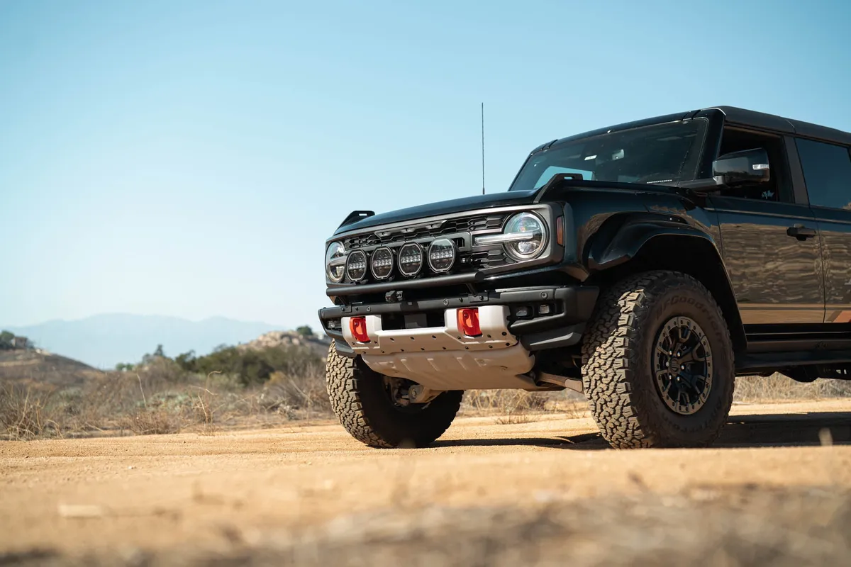 DV8 Offroad 2021-2025 Ford Bronco Tube Push Bar LBBR-10 product image