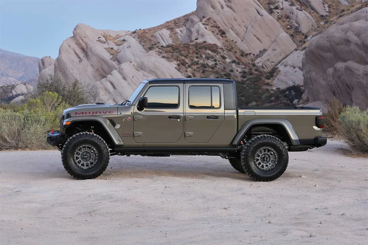 FabTech 2in Trail Lift Kit w/ Shock Extensions - JT Mojave Only product image