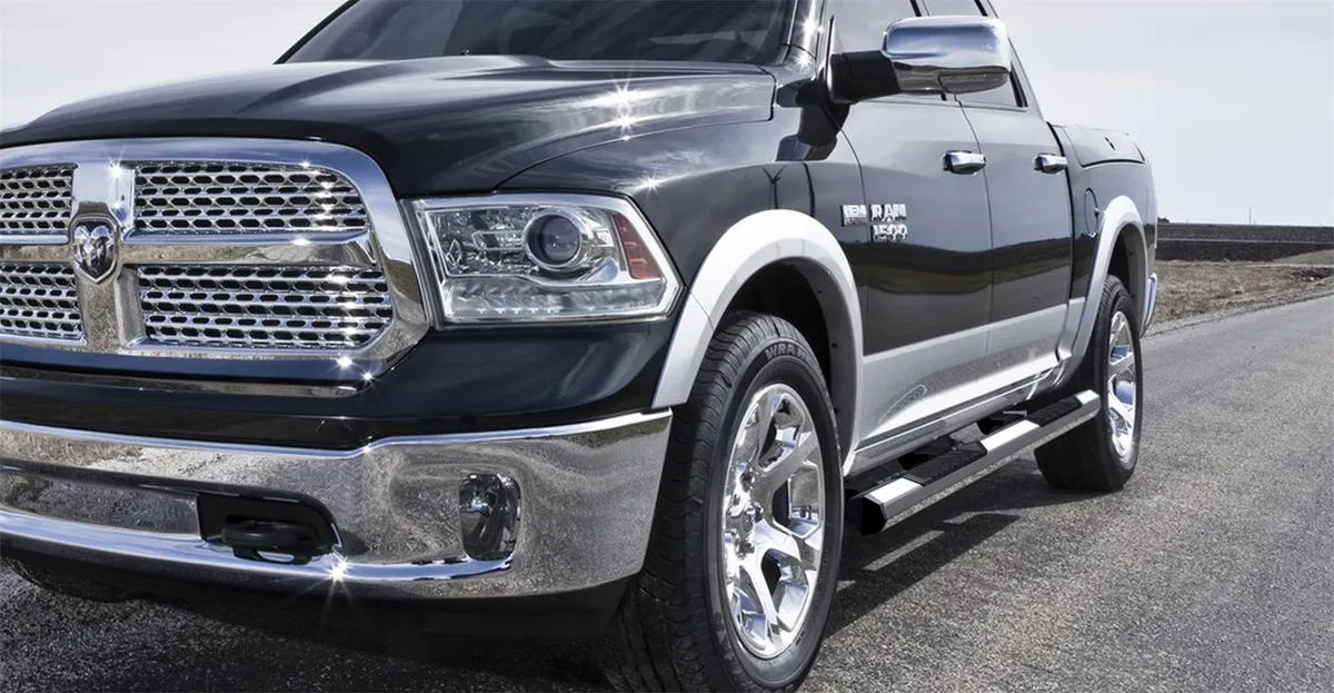 OCTA Series Nerf Bar; Aluminum; Premium Chrome Finish; product image