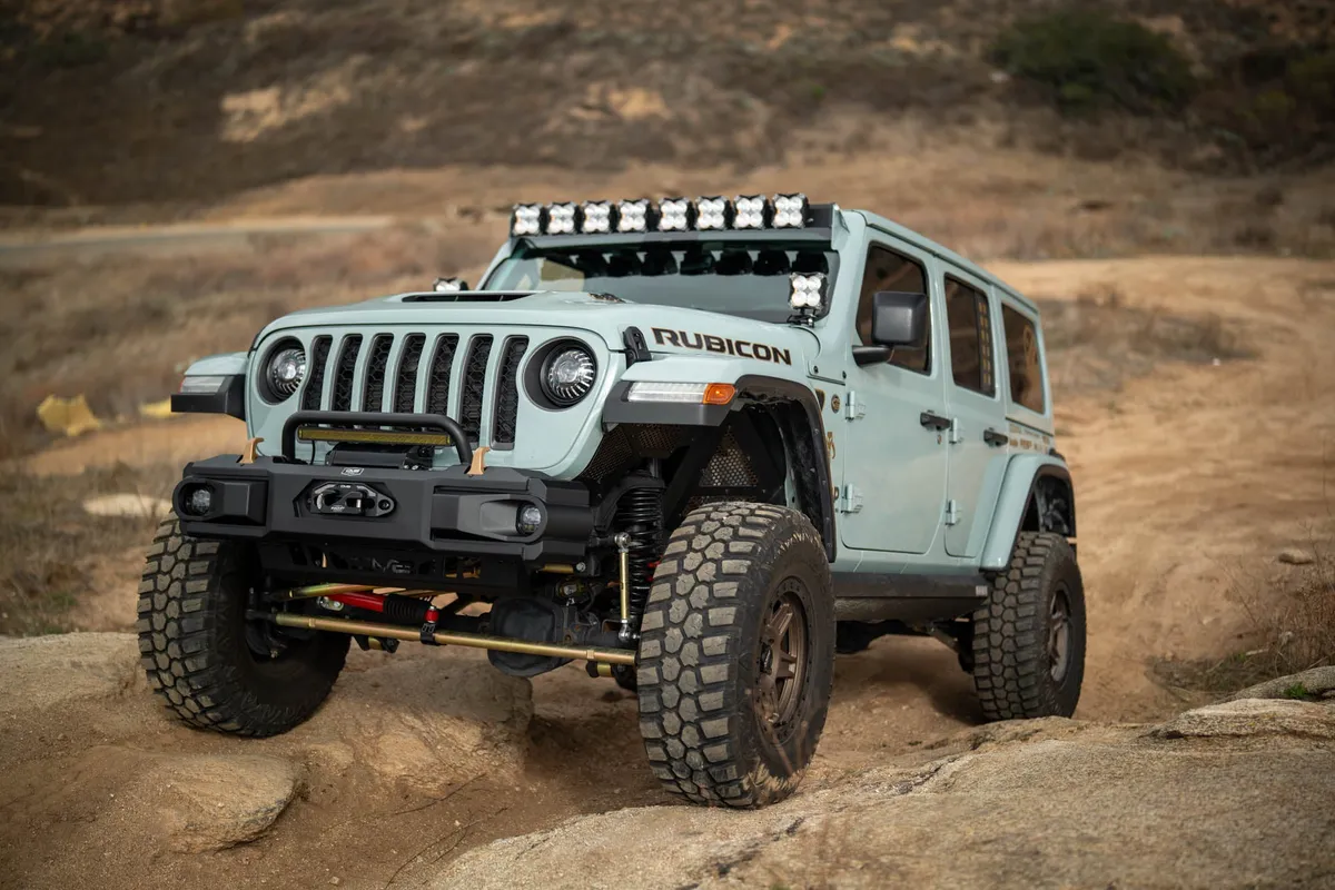 2018-2025 Jeep Wrangler JL & 2020-2025 Gladiator JT DV8 Offroad OE Plus Front Bumper product image