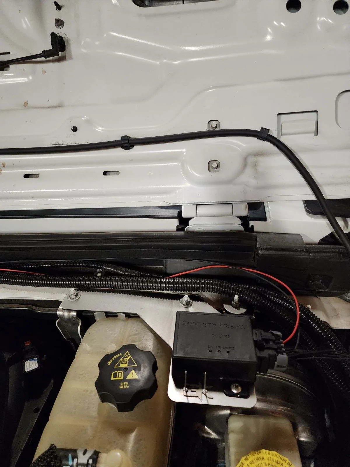 2018-2024 Jeep Wrangler JL and JT Heated Wiper Blades with Installation Brackets. product image