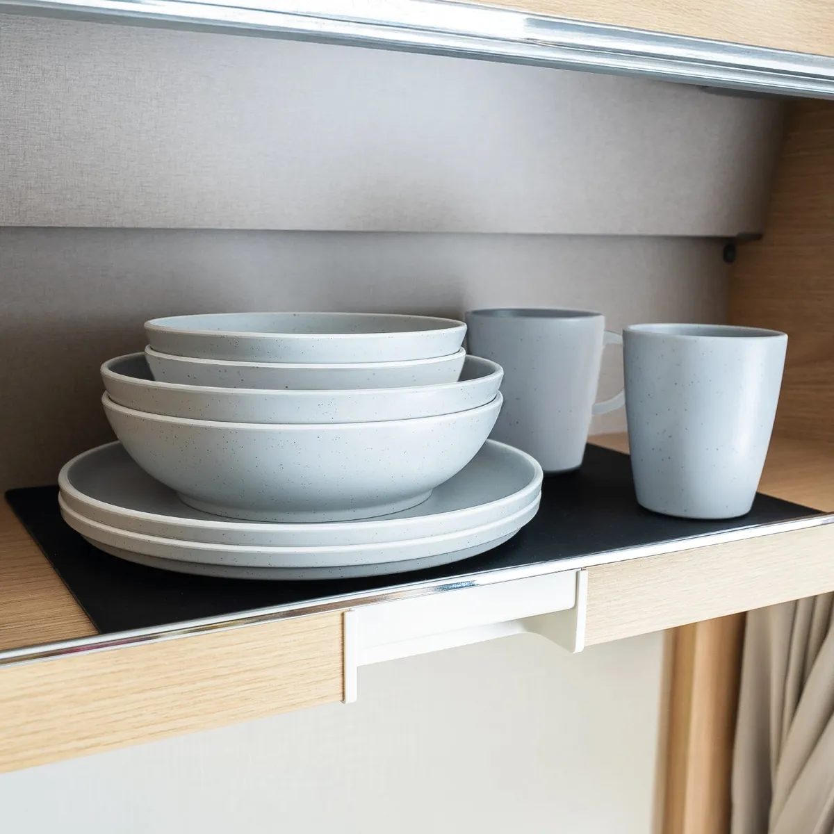 Magnetic plastic tableware set DOLOMIT WHITE product image