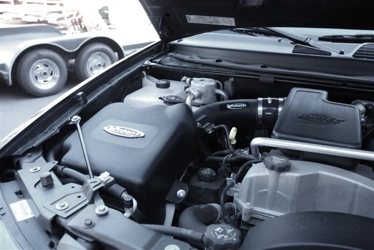Closed Box Air Intake (15742) 2006-09 GMC Envoy, 2006-08 Chevrolet Trailblazer, 2006-08 Isuzu Ascender 4.2L L6 [OBSOLETE] product image