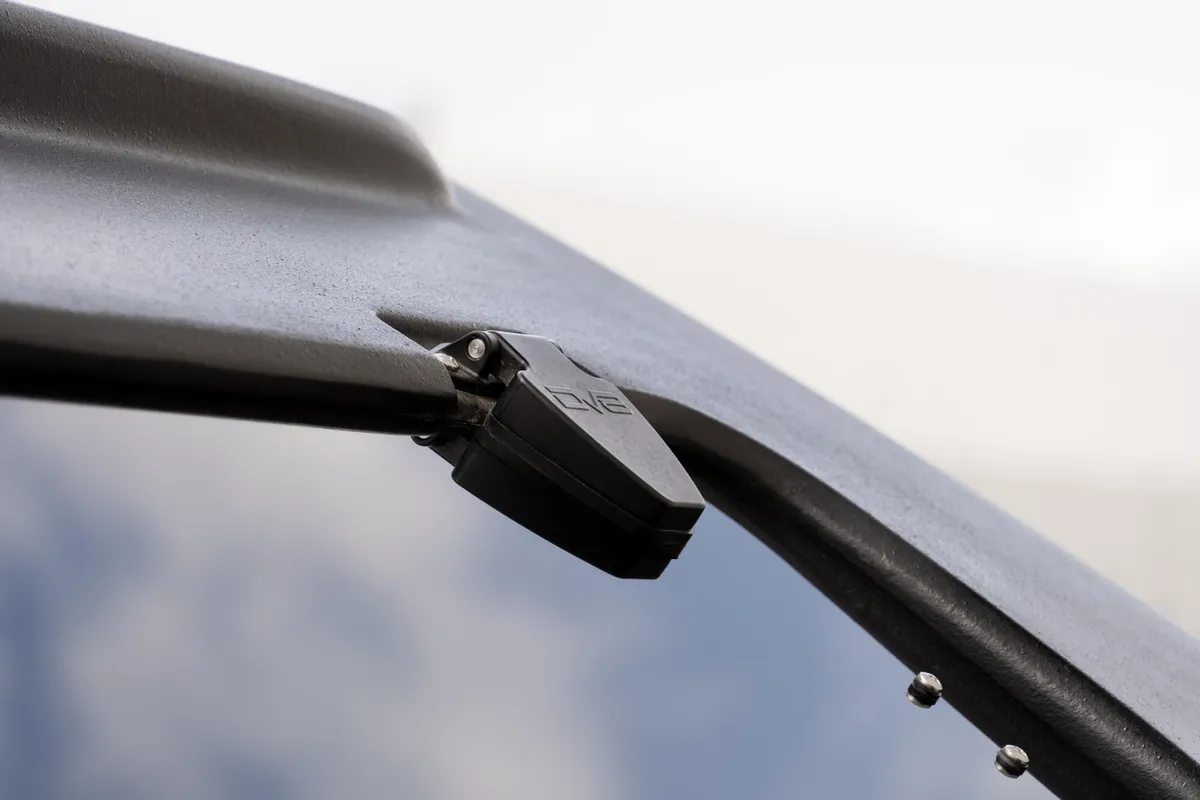 18c Wrangler JL 4dr 2pc Hard Top (Razor Fast Back)(No Wiper No Defrost) product image